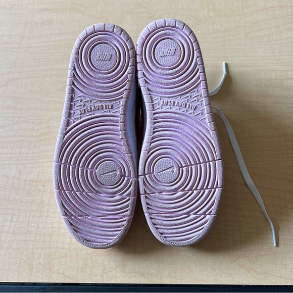 Nike Sneakers - Picture 6 of 6